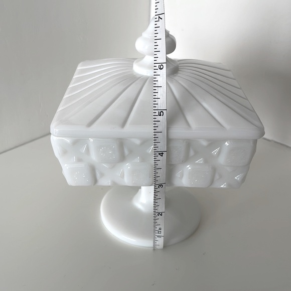 Accents Vintage Westmoreland Milk Glass Wedding Box In Perfect